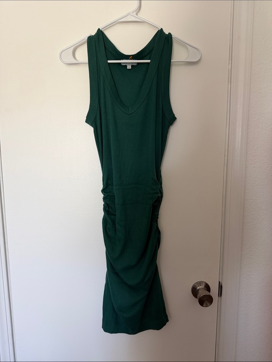 Michael Stars Dresses & Skirts - Michael Stars Emerald Green V-Neck Ruched Midi Dress